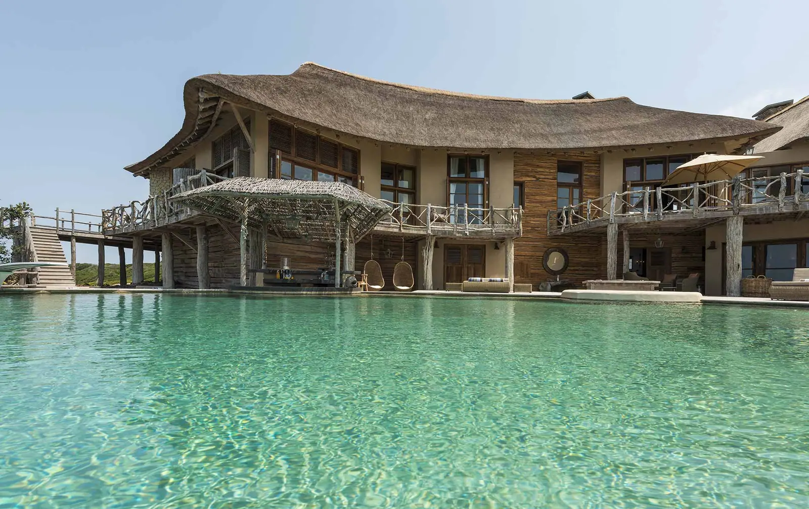 A lodge by the water